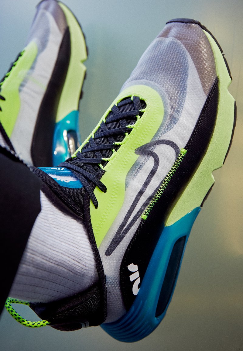 Damen Sneaker low | Nike Sportswear AIR MAX 2090 Sneaker low white/black/volt/blue force/barely volt/schwarz - XE58333 Damen Sneaker low | Nike Sportswear AIR MAX 2090 Sneaker low white/black/volt/blue force/barely volt/schwarz - XE58333