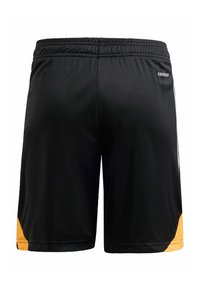Crne atletske kratke hlače s elastičnom waistbandom, narančasti naglasci na donjim stranama s obje strane i mali "Aeroready" logo blizu struka s desne strane.