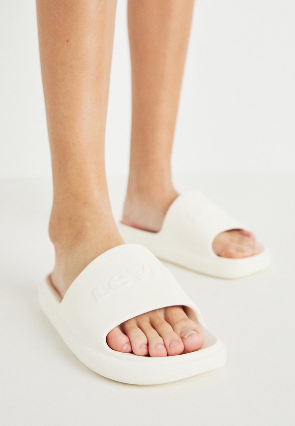 JUNE NEXT - Pool slides