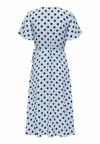 Robe midi bleu clair à pois noirs, manches courtes évasées et nœud à la taille dans le dos.