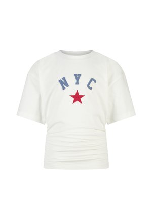 Chemise blanche à manches courtes avec taille froncée, affichant les lettres bleues « NYC » au-dessus d'une étoile rouge à l'avant.
