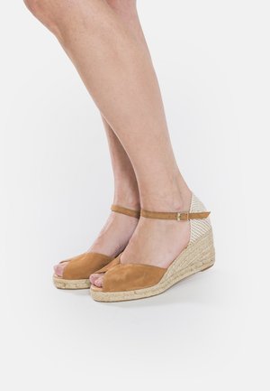 AITANA - Alpargatas - chesnut