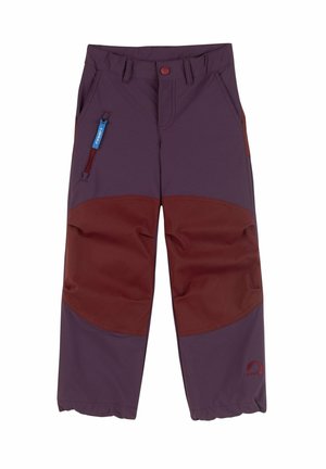 Pantalons de plein air violets avec des patchs bordeaux, une poche latérale avec fermeture éclair bleue et un accent de logo. Fabriqués à partir d'un matériau durable et résistant aux intempéries.