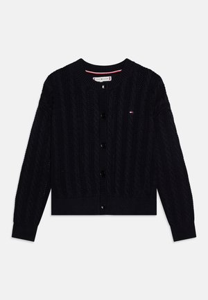 Cardigan lavorato a maglia blu navy con texture a coste, collo rotondo e chiusura frontale con bottoni, dotato di un piccolo logo sul petto.