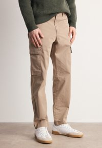 BOSS - SISLA  - Pantalon cargo - open brown Image miniature 1