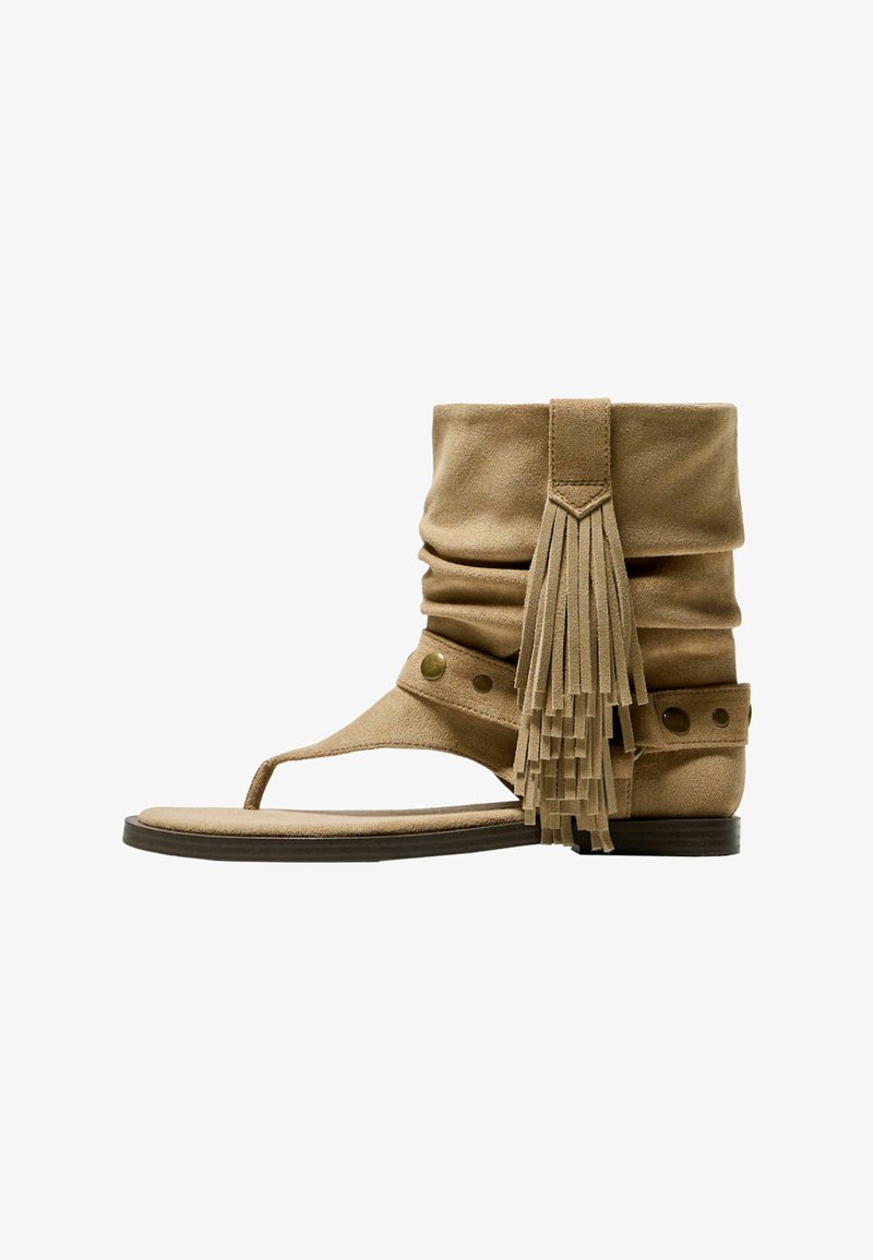 Bershka FLAT WITH FRINGING - GAITER - Varrelliset sandaalit - sand