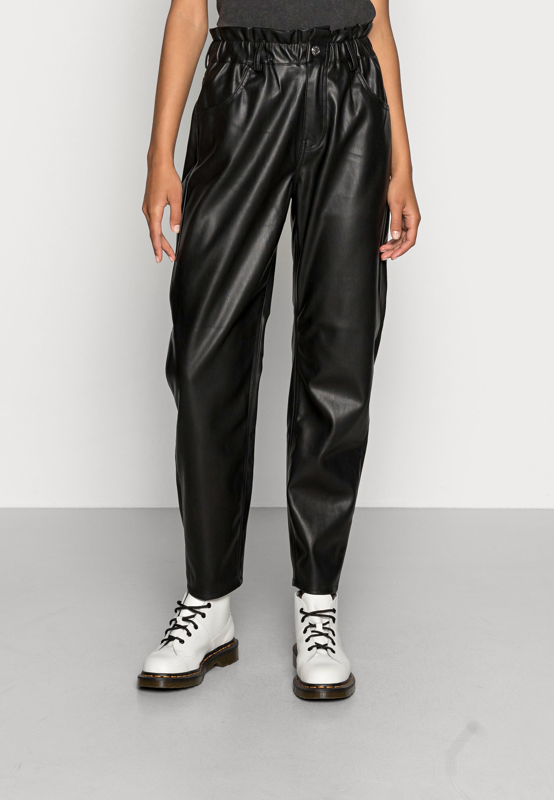 ONLY ONLOVA NAIA FAUX PANT - Trousers 