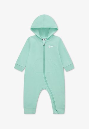 Combinaison à capuche pour bébé vert clair, manches longues, fermeture éclair devant, poche kangourou et logo Nike blanc sur la poitrine.
