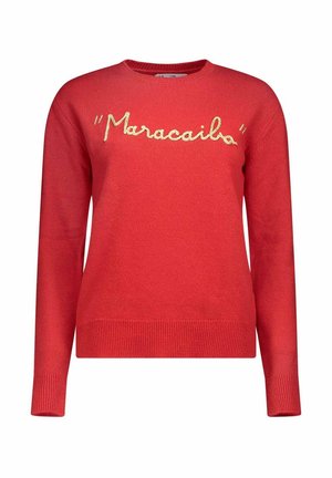 Pull en tricot rouge à manches longues avec des poignets et un ourlet côtelés, portant l'inscription "Maracaibo" brodée en script blanc sur la poitrine.