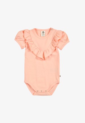 Weicher rosa Baby-Body mit kurzen Ärmeln, Rüschen vorne, Druckknöpfen am unteren Abschluss und rundem Ausschnitt mit Druckknopf an der Schulter.