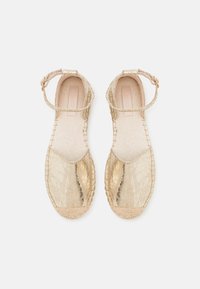 ONLY SHOES ONLKOPPA - Espadrillot - gold