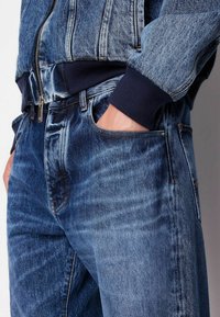 Armani Exchange Jeans Tapered Fit - denim medio scuro