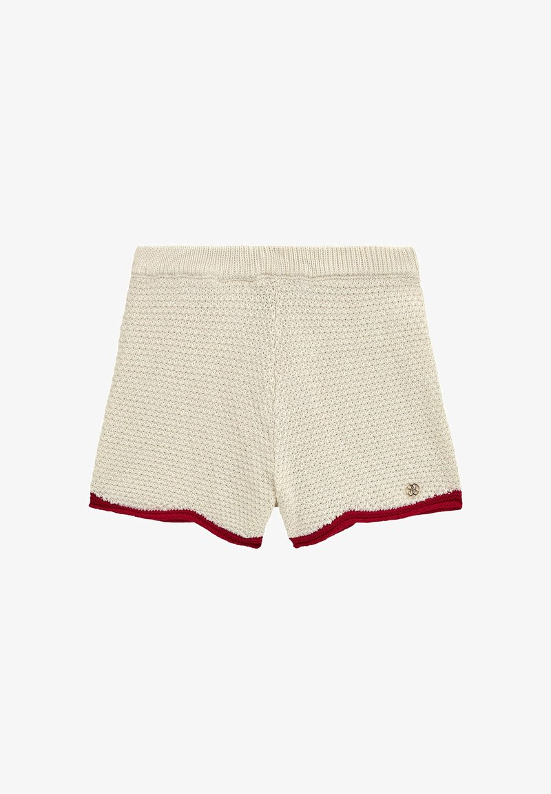 Shorts in maglia color crema con un motivo tessurizzato, caratterizzati da un dettaglio in rosso sul fondo e da un piccolo logo sul lato.
