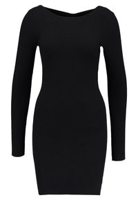 Abito lungo a maniche lunghe nero a coste con scollatura barca, forma aderente e lunghezza fino a metà coscia. Il tessuto ha un aspetto texturizzato.