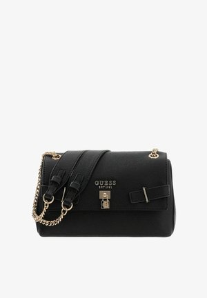 Bolso de cuero negro con herrajes dorados, cadena y diseño de doble asa, con un broche frontal y detalle de logo. Forma rectangular compacta.