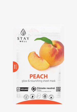 Pfirsichscheibe und ganzer Pfirsich mit grünem Blatt auf weißem Hintergrund, beschriftet mit Stay Well Pfirsich-Glow und nährender Sheet-Maske, vegan und klimaneutral.