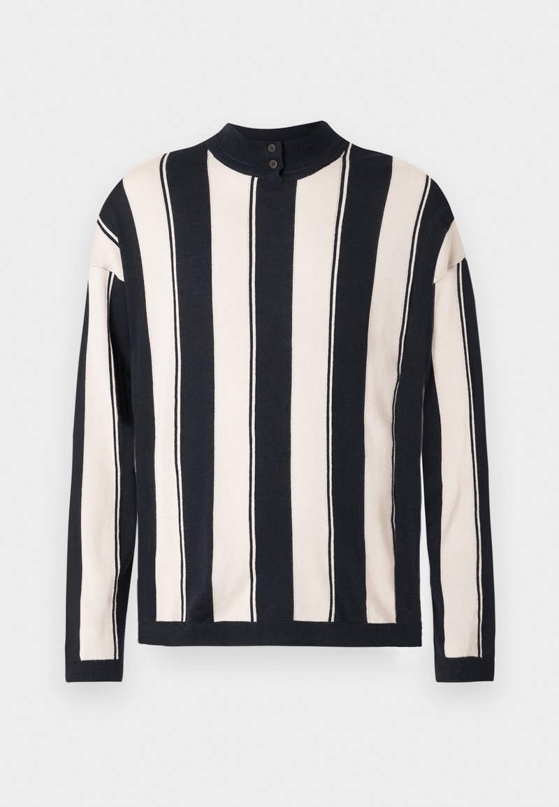 Pull rayé bleu marine et crème, avec des rayures verticales, un col rond et une fermeture à deux boutons au niveau du col. Texture douce en tricot.