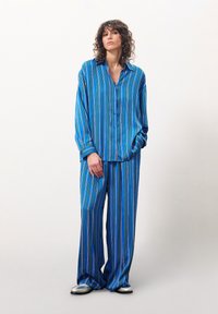 FRNCH RANI - Pantalon classique - frnch stripe