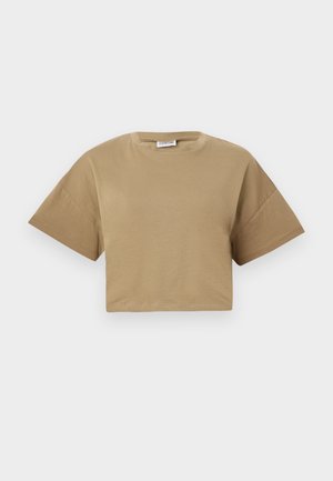 Skraćeni, kratki rukavi majica od kašmirnog pamuka u boji khaki. Ima okrugli izrez i spuštene ramena s glatkom, mekanom teksturom.