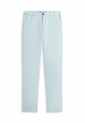 Pantaloni di colore azzurro chiaro a gamba dritta con passanti per cintura, tasche laterali e chiusura con bottone in vita su sfondo bianco.