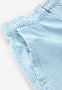 REGULAR FIT  UTILITY LIGHTWEIGHT  - Jeansshort - bleach