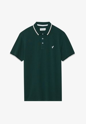 Donkergroen polo shirt van katoen met een klassieke kraag, een drieknoopssluiting en witte gestreepte accenten op de kraag en de mouwen. Heeft een logo op de borst.