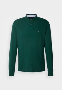Unselected, ornamental green