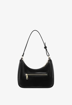 Musta nahkakäsilaukku, jossa on kaareva muoto. Siinä on edessä vetoketjutasku, kultasävyiset yksityiskohdat ja yksi säädettävä olkahihna. Sileä pinta.