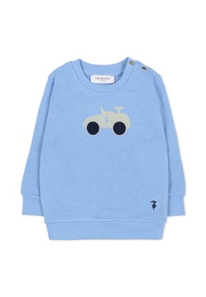 Felpa azzurra con collo rotondo, caratterizzata da un'applicazione di un trattore in beige e nero. Include due bottoni a pressione sulla spalla.