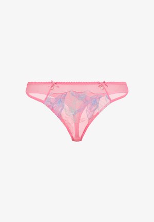 Tanga rosa transparente con bordado floral en azul y verde. Presenta lazos en los costados y bordes con borde festoneado, mostrando detalles de diseño delicados.