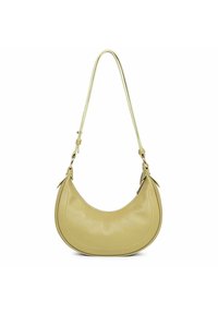 Borsa hobo realizzata in morbida pelle gialla, con una forma curvata, una singola tracolla e un design minimalista senza hardware visibile.