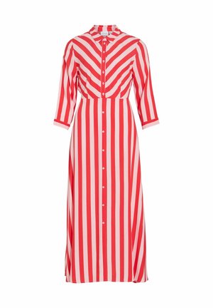 Rode en roze gestreepte lange overhemdjurk met driekwartmouwen, knoopsluiting aan de voorkant, kraag en chevronpatroon op het bovenste deel.