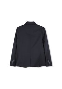 Ciemnogranatowy żakiet o strukturalnym kroju, z pojedynczym rozcięciem z tyłu, klapami w kształcie notch oraz mankietami na trzy guziki. Wykonany z gładkiego, teksturowanego materiału.