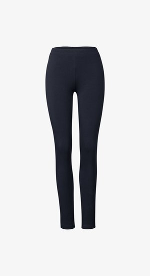 Námořnické legíny vyrobené z elastické bavlněné směsi, s hladkým páskem, přiléhavým střihem a délkou až ke kotníkům bez viditelných švů.