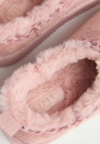 Lipsy Tofflor & inneskor - pink animal