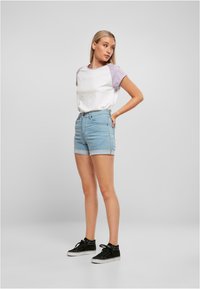 Urban Classics CONTRAST RAGLAN - Trükipildiga T-särk - white lilac