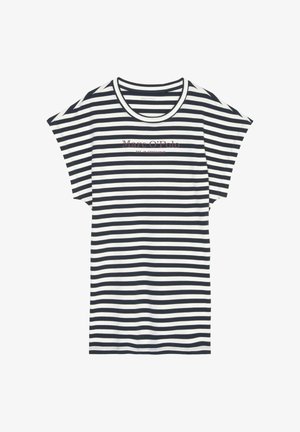 Striped kortærmet t-shirt med horisontale sorte og hvide striber, rund halsudskæring og en lille rød logo-tekst foran.