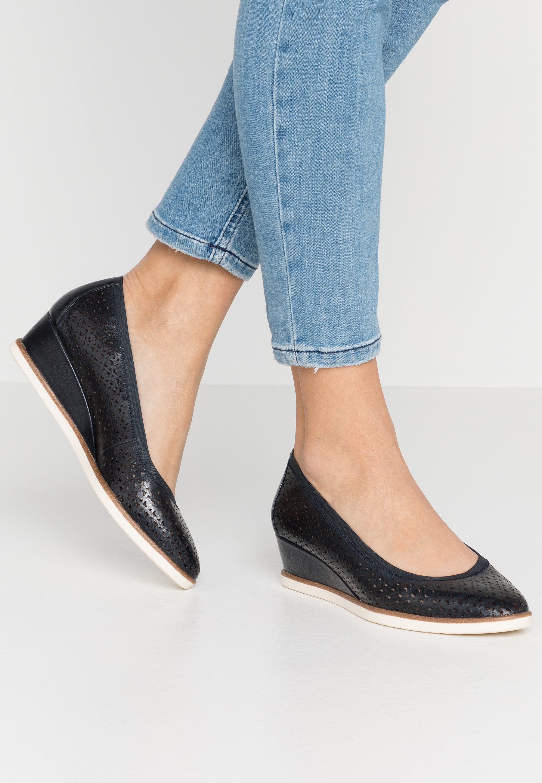 COURT SHOE Pumps med kilklack navy COURT SHOE Pumps med kilklack navy