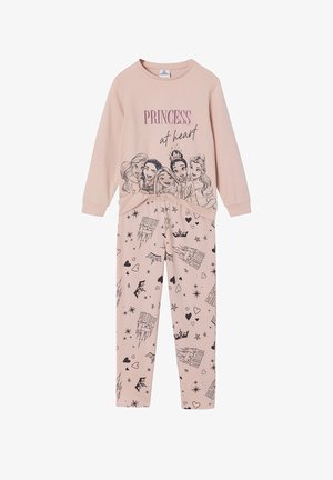 Helles rosa Pyjama-Set mit langärmeligem Oberteil, das den Text "Prinzessin im Herzen" und Prinzessinnen-Illustrationen zeigt. Die Hose ist mit Herzen und Schlössern gemustert.