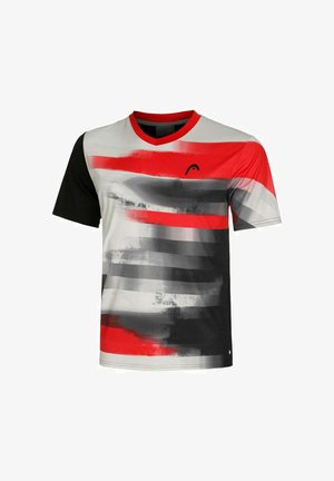 Camiseta deportiva de manga corta con cuello en V, rayas horizontales en rojo, negro y gris, con un acabado texturizado y un logotipo en el pecho.
