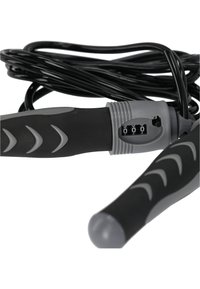 Svart hopprep med ergonomiska grå gummigrepp, utrustad med en inbyggd räknare på handtaget och en flexibel, spiralformad sladd för hållbarhet.