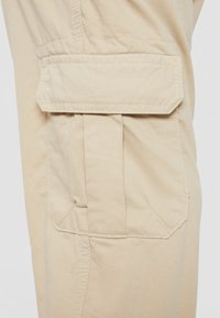 Urban Classics CARGO JOGGING PANTS - Cargo trousers - sand