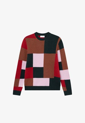 Stickad tröja med rund hals, med en lapptäckedesign i mörkgrön, brun, röd, rosa och krämfärgad. Mjuk textur och ribbade ärmslut.