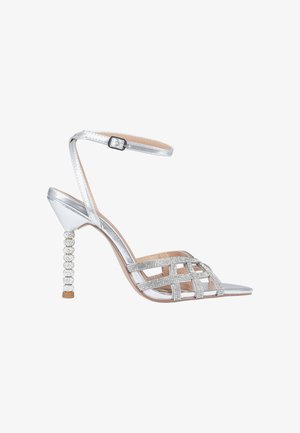 Exé, SANDALS - Sandali con tacco - silver-coloured