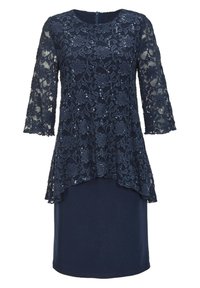 Navy jurk met een kanten overlay met bloempatronen en pailletten. Driekwartmouwen en een ronde halslijn. Flowing ontwerp met een A-lijn vorm.