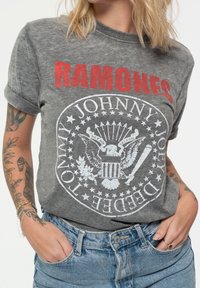 Paradiso Clothing RAMONES PRESIDENTIAL SEAL HEY HO BURNOUT - Print T-shirt - grey