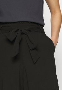 Vero Moda VMEASYHW  - Calções - black