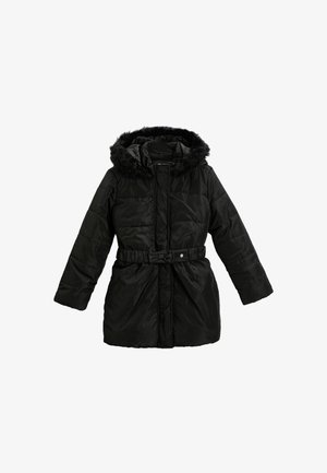 Sort dunjakke med hætte foret med imiteret pels, bælte i taljen, lange ærmer og quiltet tekstur. Lynlås og knapdetaljer.