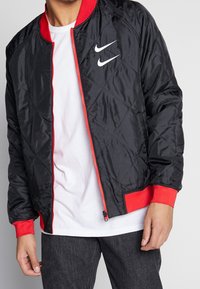 Nike Sportswear Bomberjacka - red