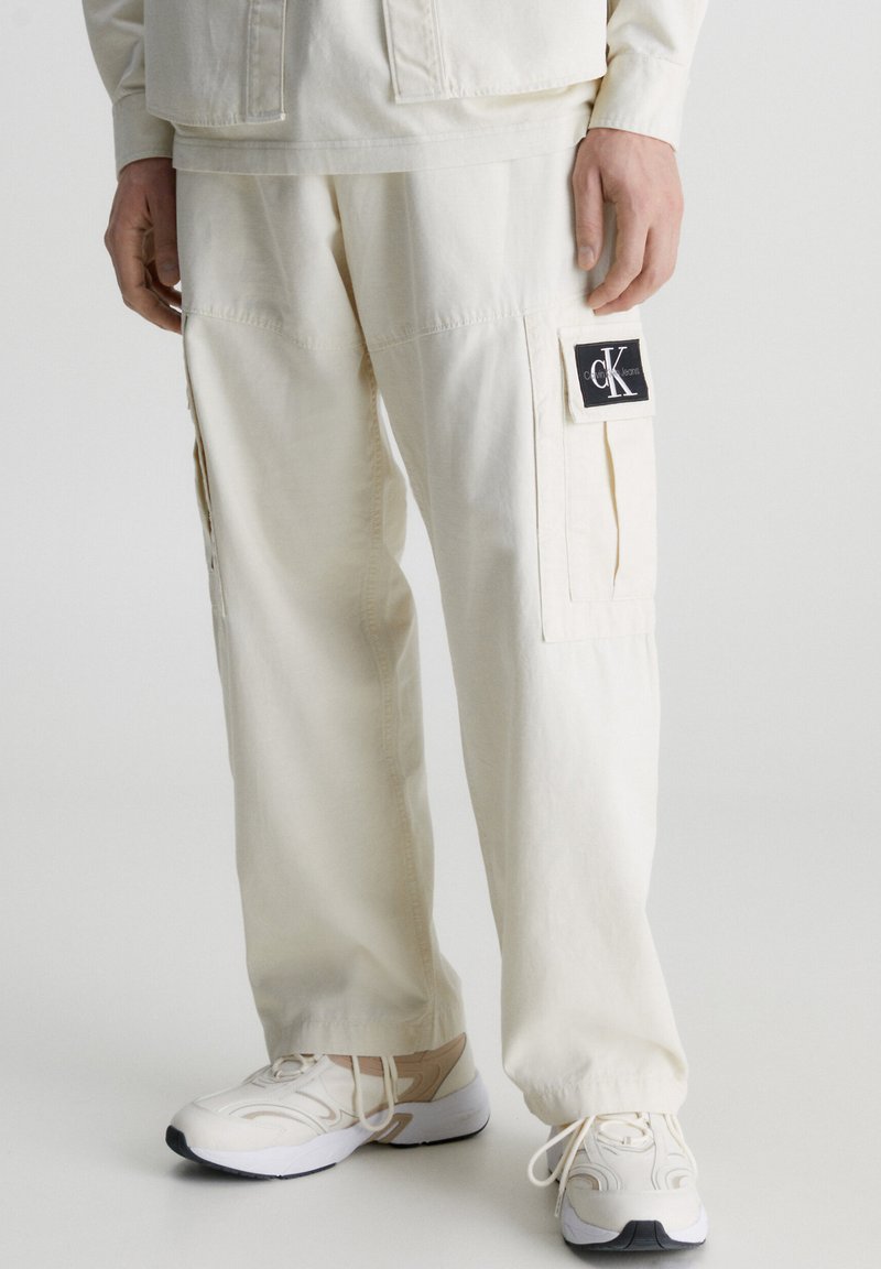 Calvin Klein Jeans MINERAL DYE - Cargobroek - classic beige/beige